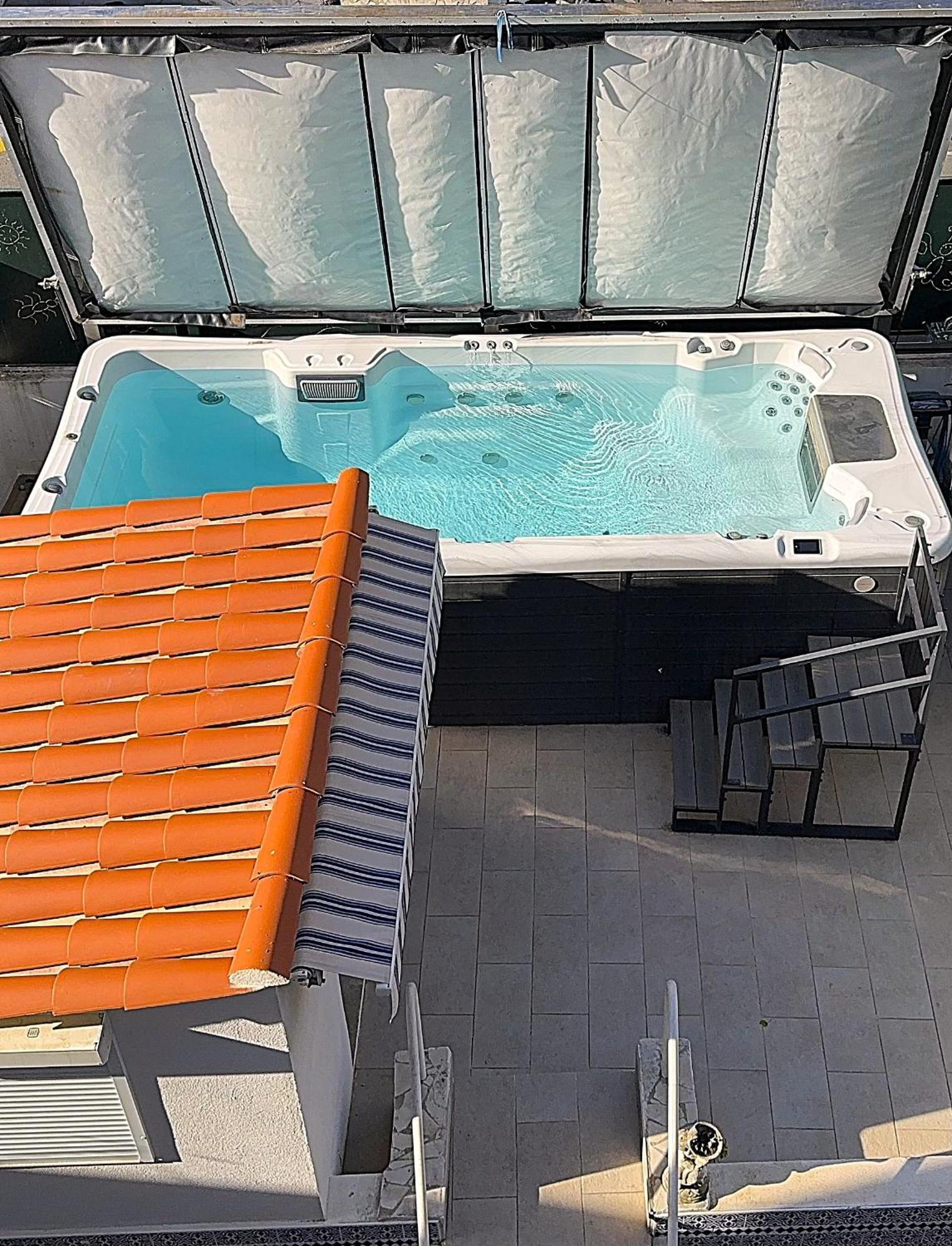 Appartamento Elegance Et Detente, Piscine Chauffee, Terrasse Et Garage Prive A Nizza
